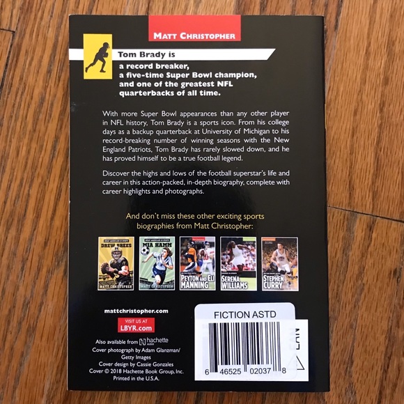 On The Field With Tom Brady 🐐 by Matt Christopher NWT - Picture 2 of 2